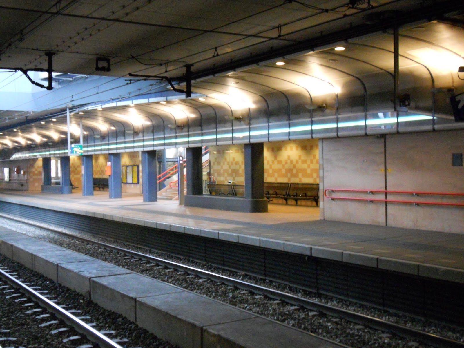 beelden in de openbare ruimte van best Station Best